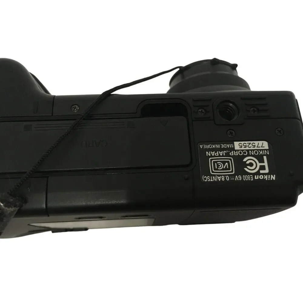 Nikon Coolpix 800 Digital Camera With 2.1 Megapixels & 2x Optical‎ Zoom